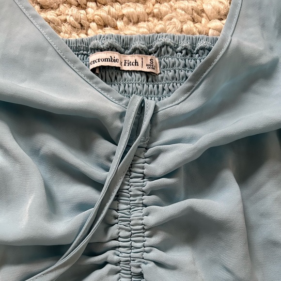 Abercrombie and Fitch Cinched Front Puff Sleeve Top - Picture 3 of 4